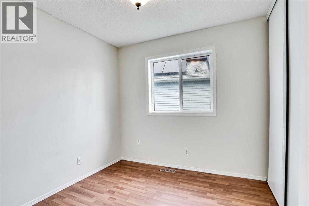 42 Inverness Place SE, Calgary, Alberta