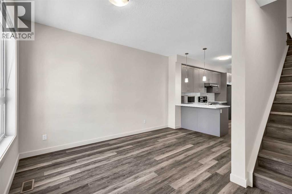 Single Family House for Sale in   Evanscrest Mews NW Evanston Calgary 