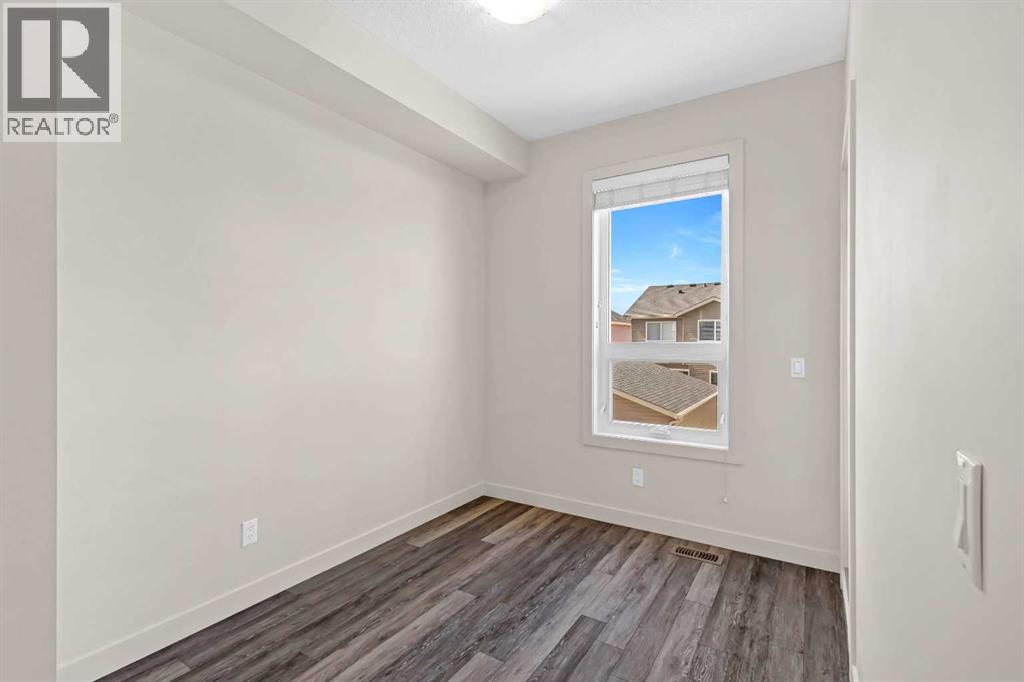 Single Family House for Sale in   Evanscrest Mews NW Evanston Calgary 