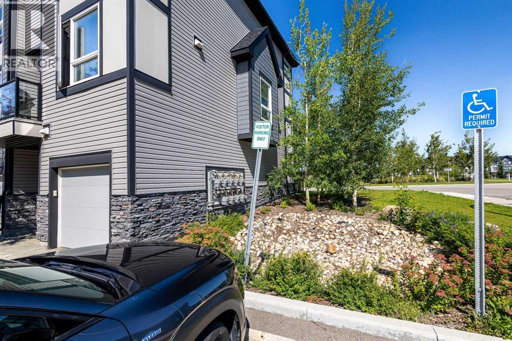 Single Family House for Sale in   Evanscrest Mews NW Evanston Calgary 