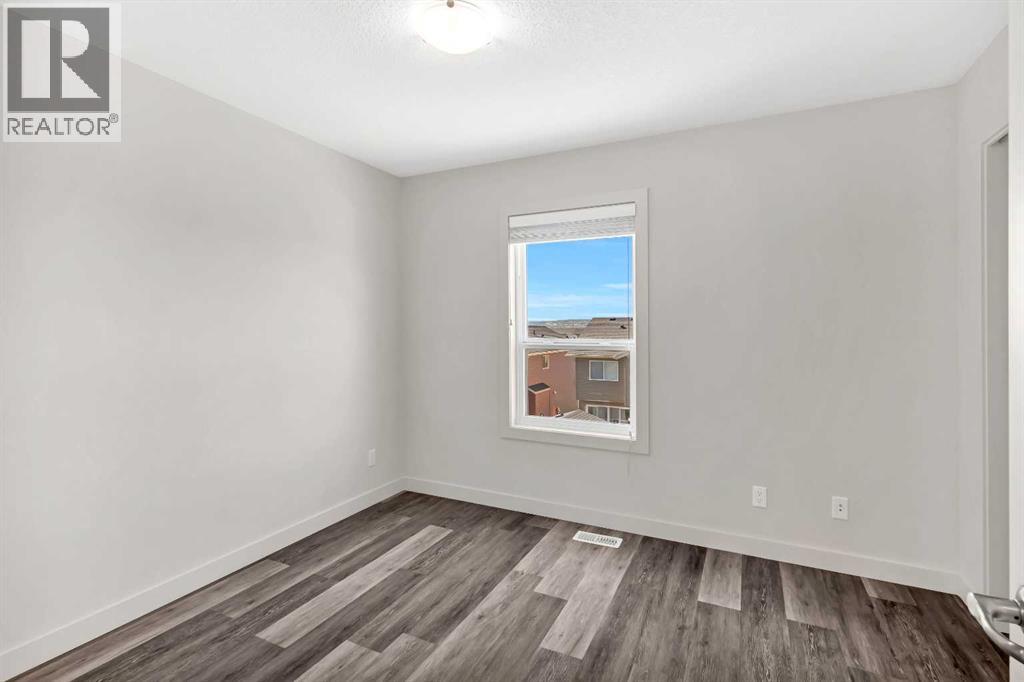 Single Family House for Sale in   Evanscrest Mews NW Evanston Calgary 