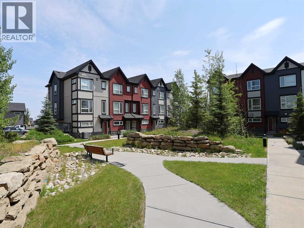 Single Family House for Sale in   Evanscrest Mews NW Evanston Calgary 