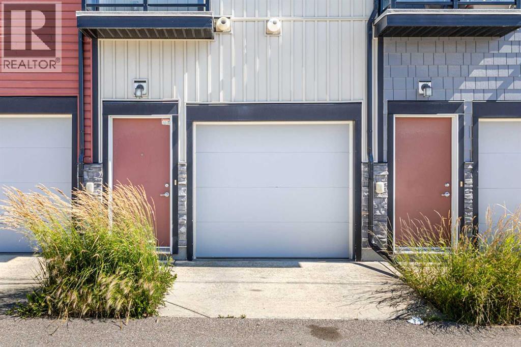 Single Family House for Sale in   Evanscrest Mews NW Evanston Calgary 