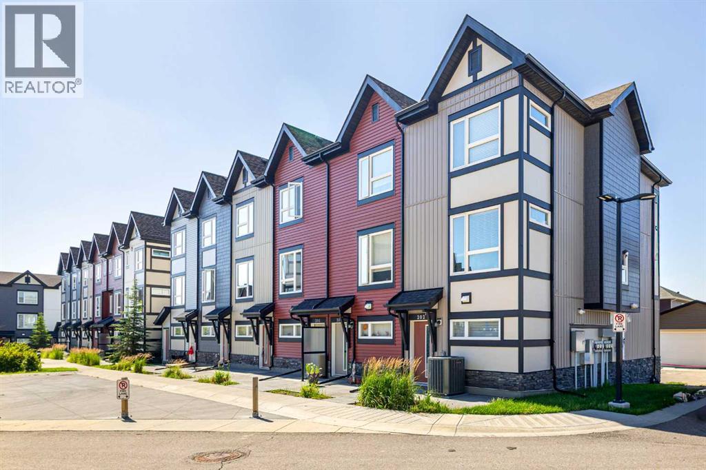 Single Family House for Sale in   Evanscrest Mews NW Evanston Calgary 