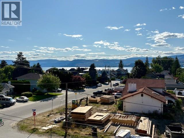 2 4495 Walker Road, Kelowna