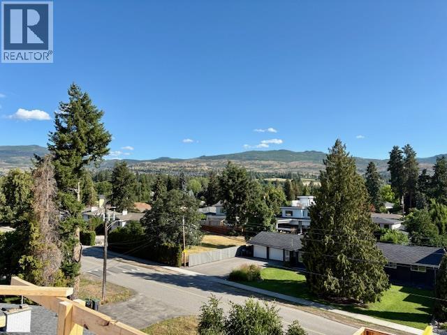 2 4495 Walker Road, Kelowna