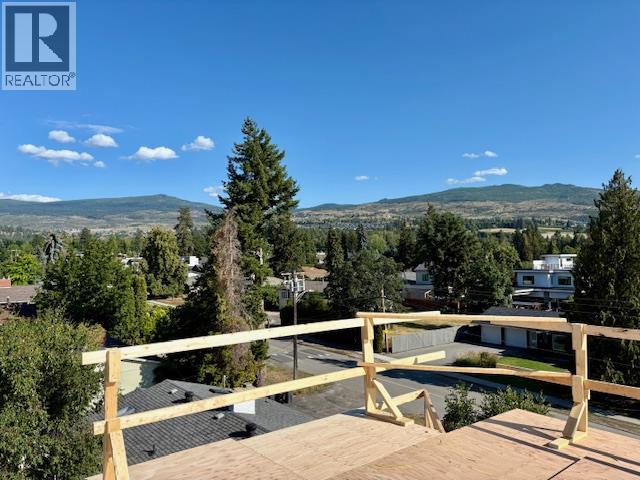 2 4495 Walker Road, Kelowna