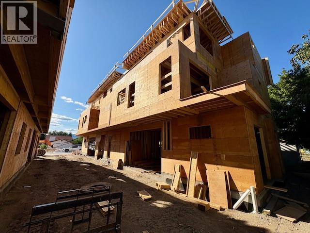 2 4495 Walker Road, Kelowna