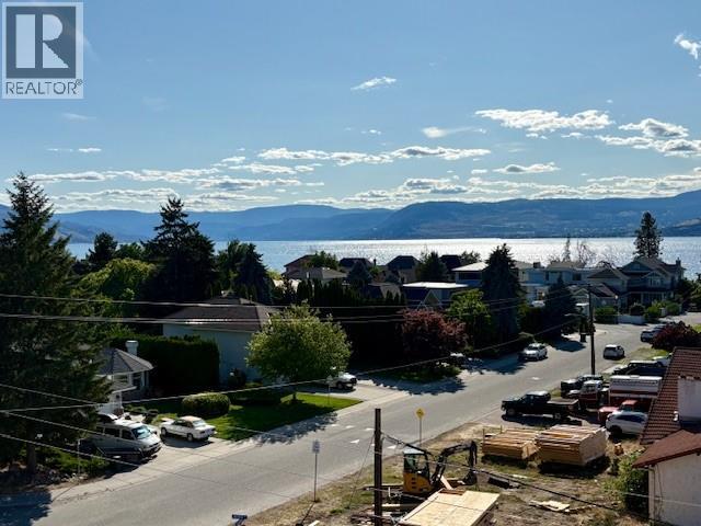 2 4495 Walker Road, Kelowna