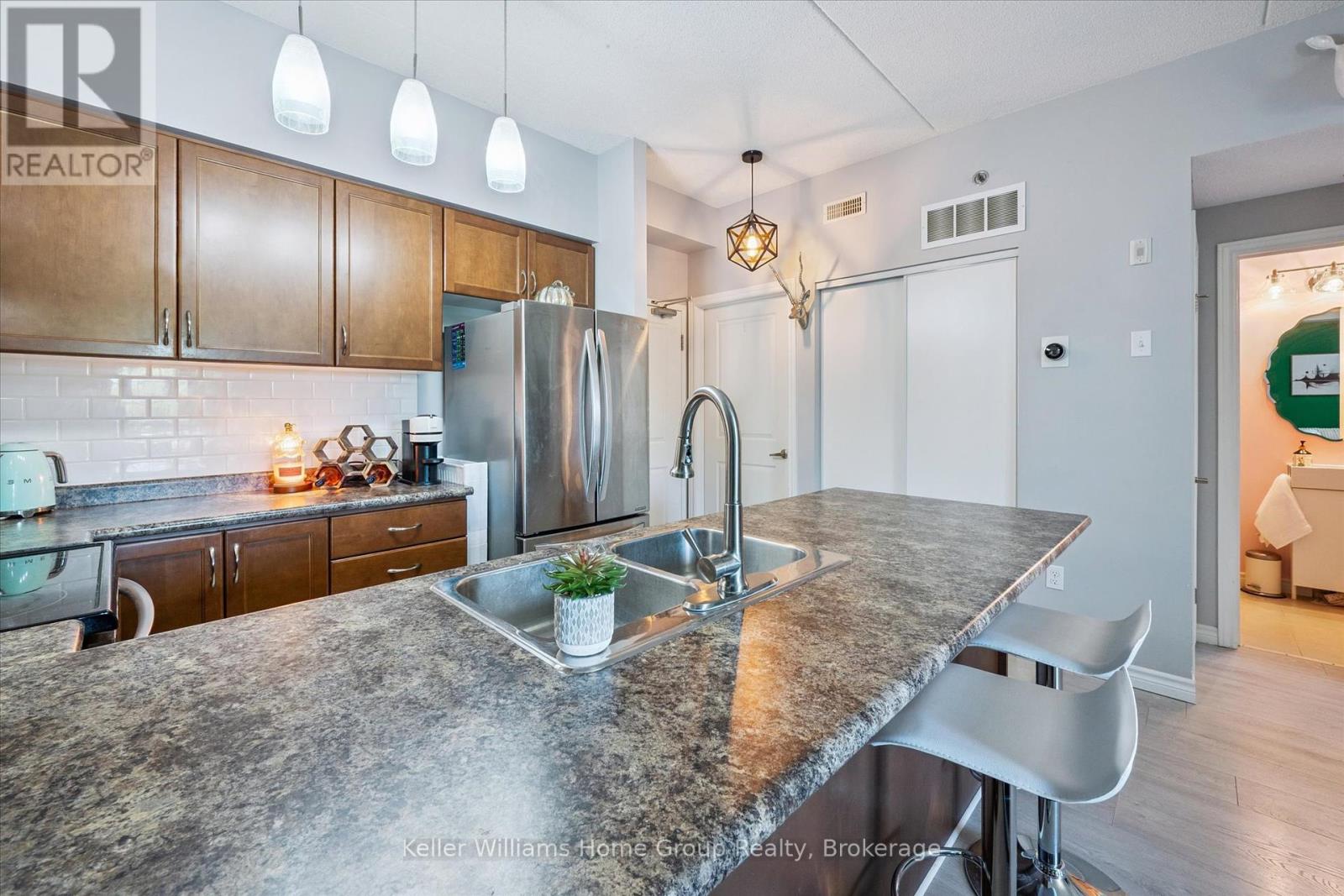Photo 10 of 104 1440 Gordon Street, Guelph ON