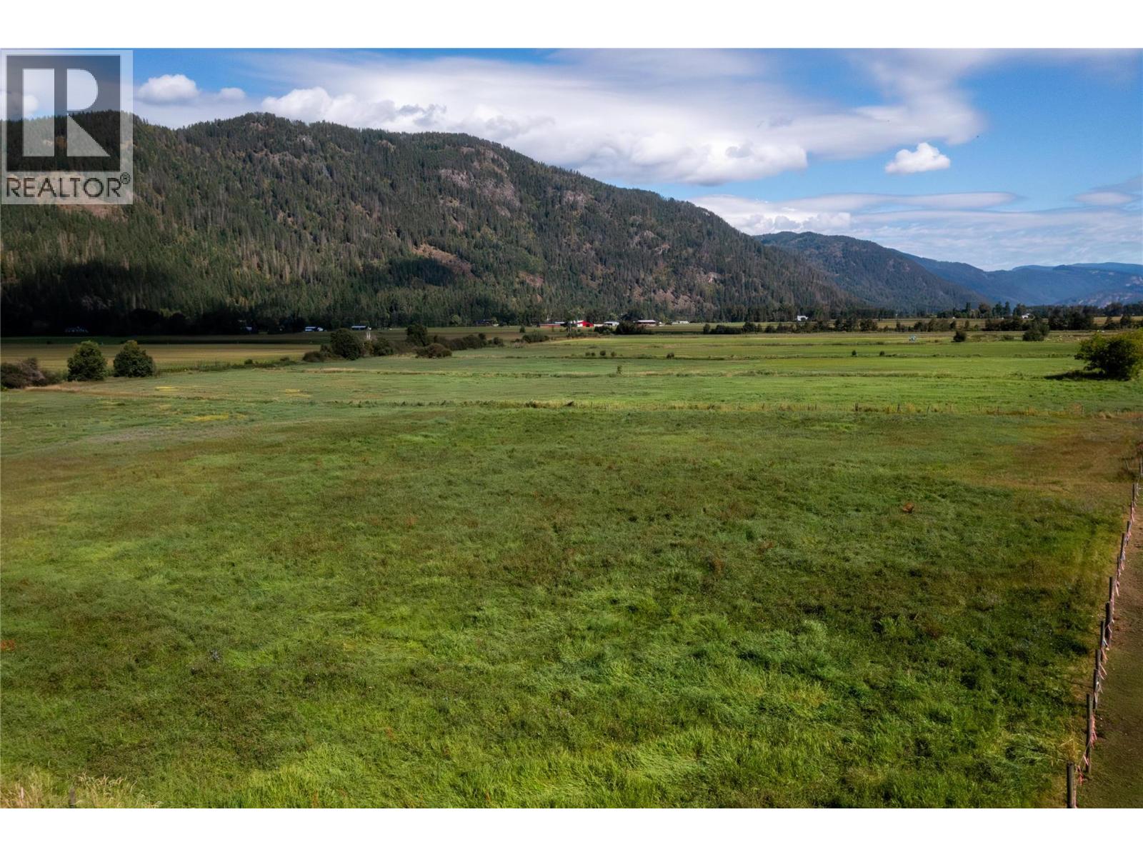 Photo 13 of 7630 97 A Highway, Mara BC