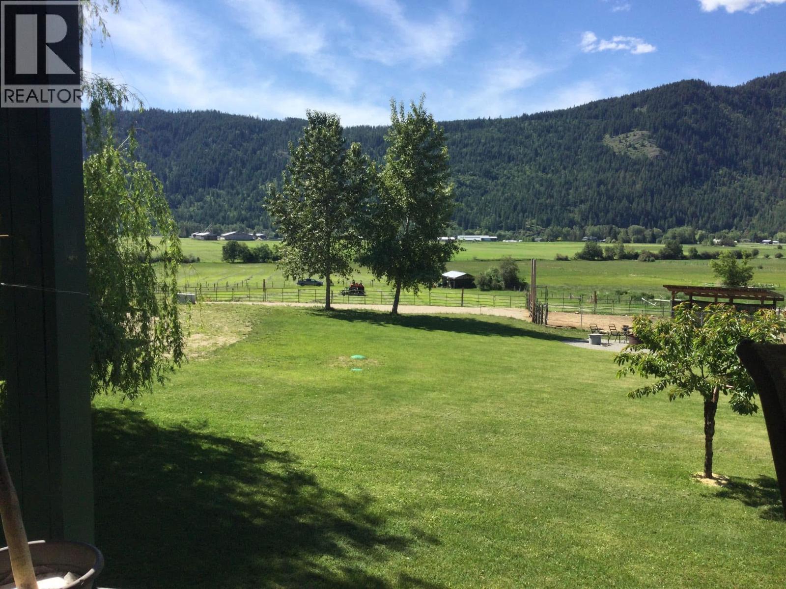 Photo 17 of 7630 97 A Highway, Mara BC