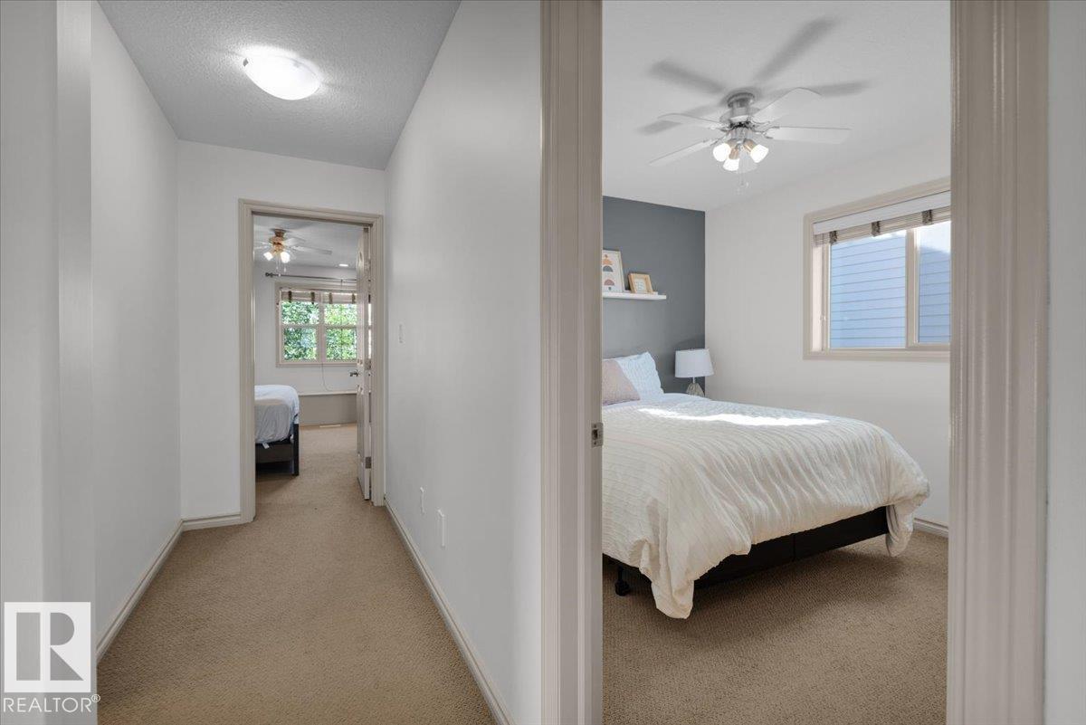 Photo 4 of 2917 21 A Av Nw, Edmonton AB