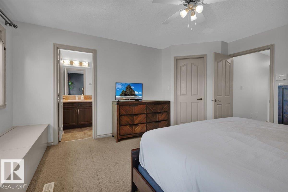 Photo 8 of 2917 21 A Av Nw, Edmonton AB