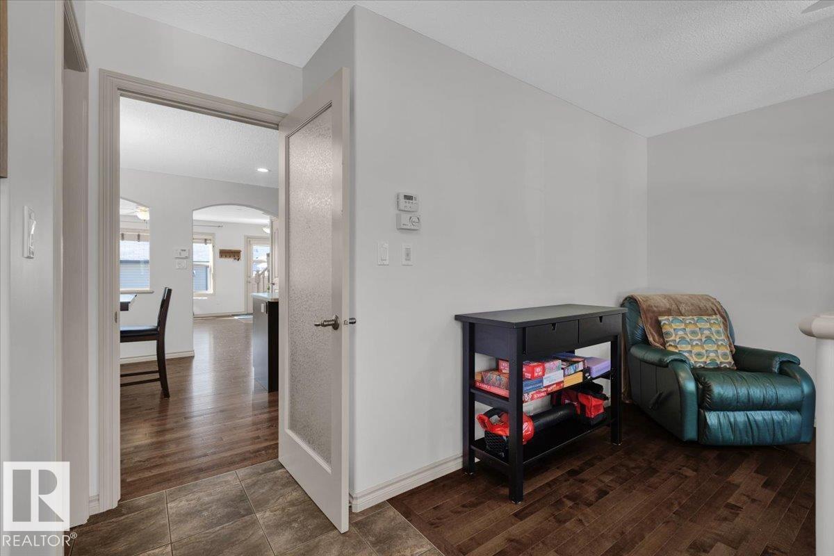 Photo 30 of 2917 21 A Av Nw, Edmonton AB