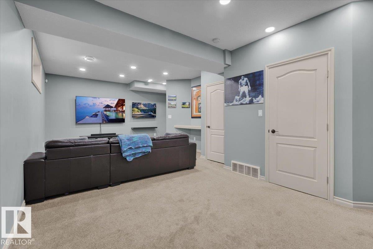 Photo 11 of 2917 21 A Av Nw, Edmonton AB
