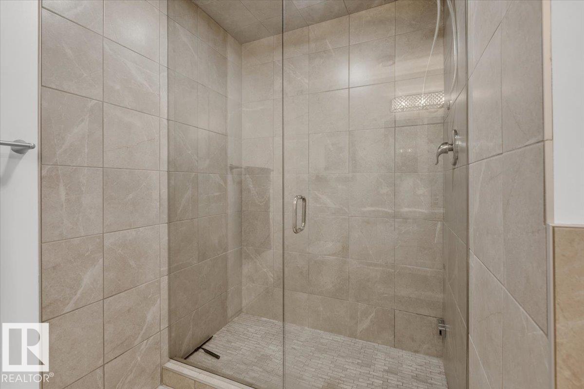 Photo 24 of 2917 21 A Av Nw, Edmonton AB