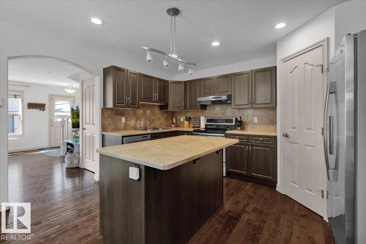 Photo 32 of 2917 21 A Av Nw, Edmonton AB