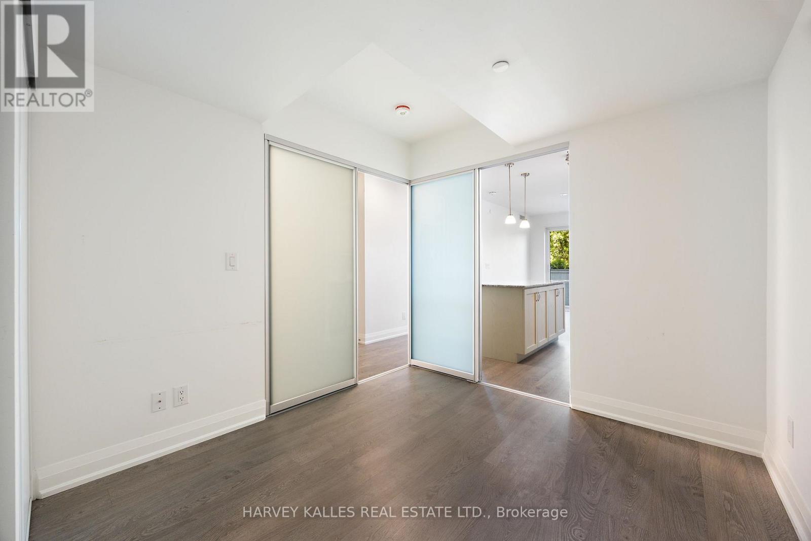 Photo 5 of 304 1400 Kingston Road, Toronto ON