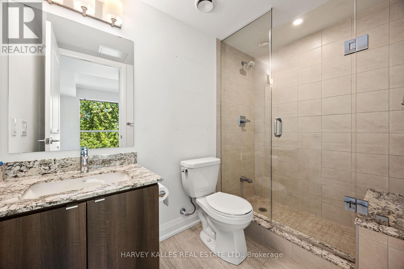 Photo 3 of 304 1400 Kingston Road, Toronto ON