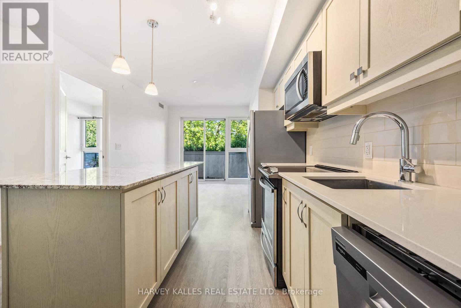 Photo 17 of 304 1400 Kingston Road, Toronto ON