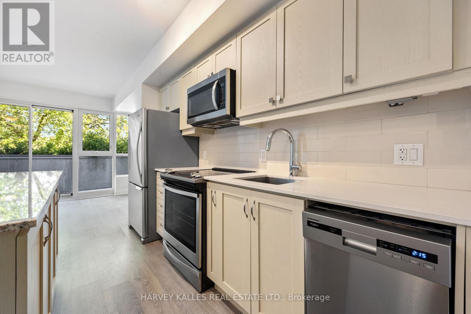 Photo 19 of 304 1400 Kingston Road, Toronto ON