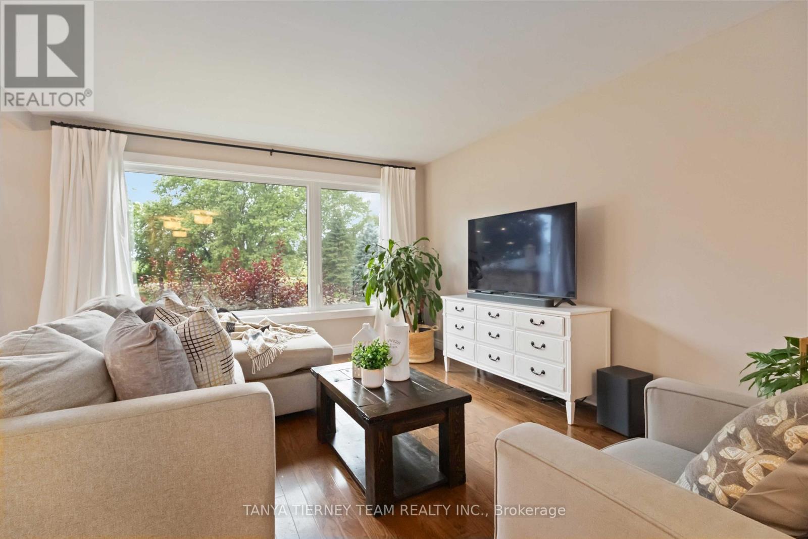 Photo 11 of 6381 Leskard Road, Clarington ON