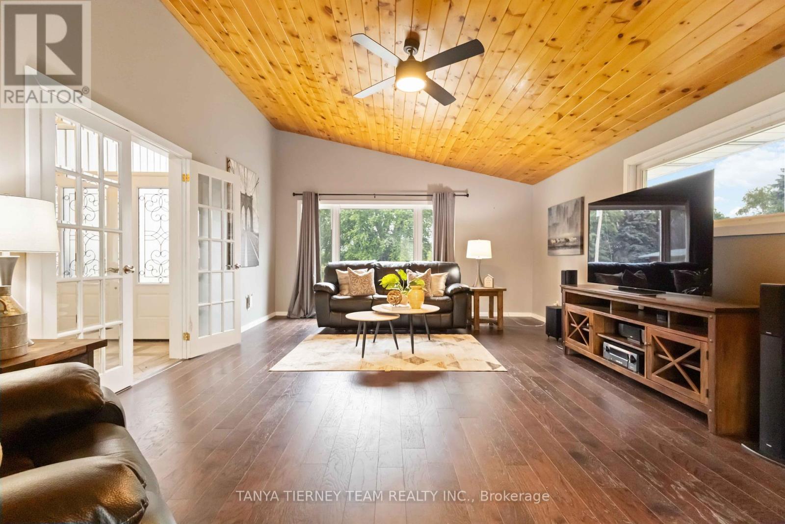 Photo 8 of 6381 Leskard Road, Clarington ON