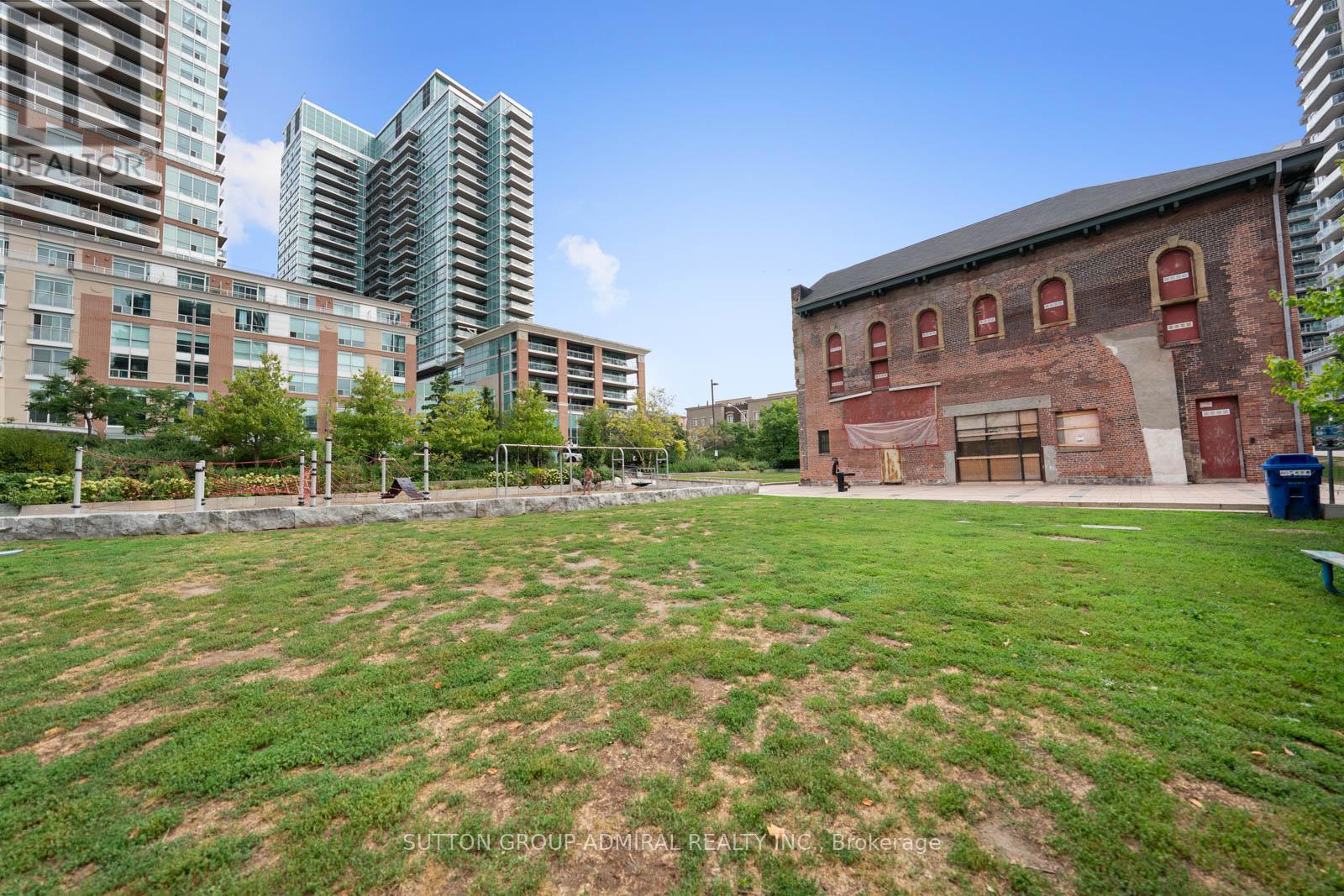 Photo 17 of 605 80 Western Battery Road, Toronto ON