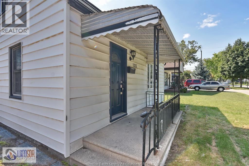 Photo 11 of 1315 Partington Avenue, Windsor ON