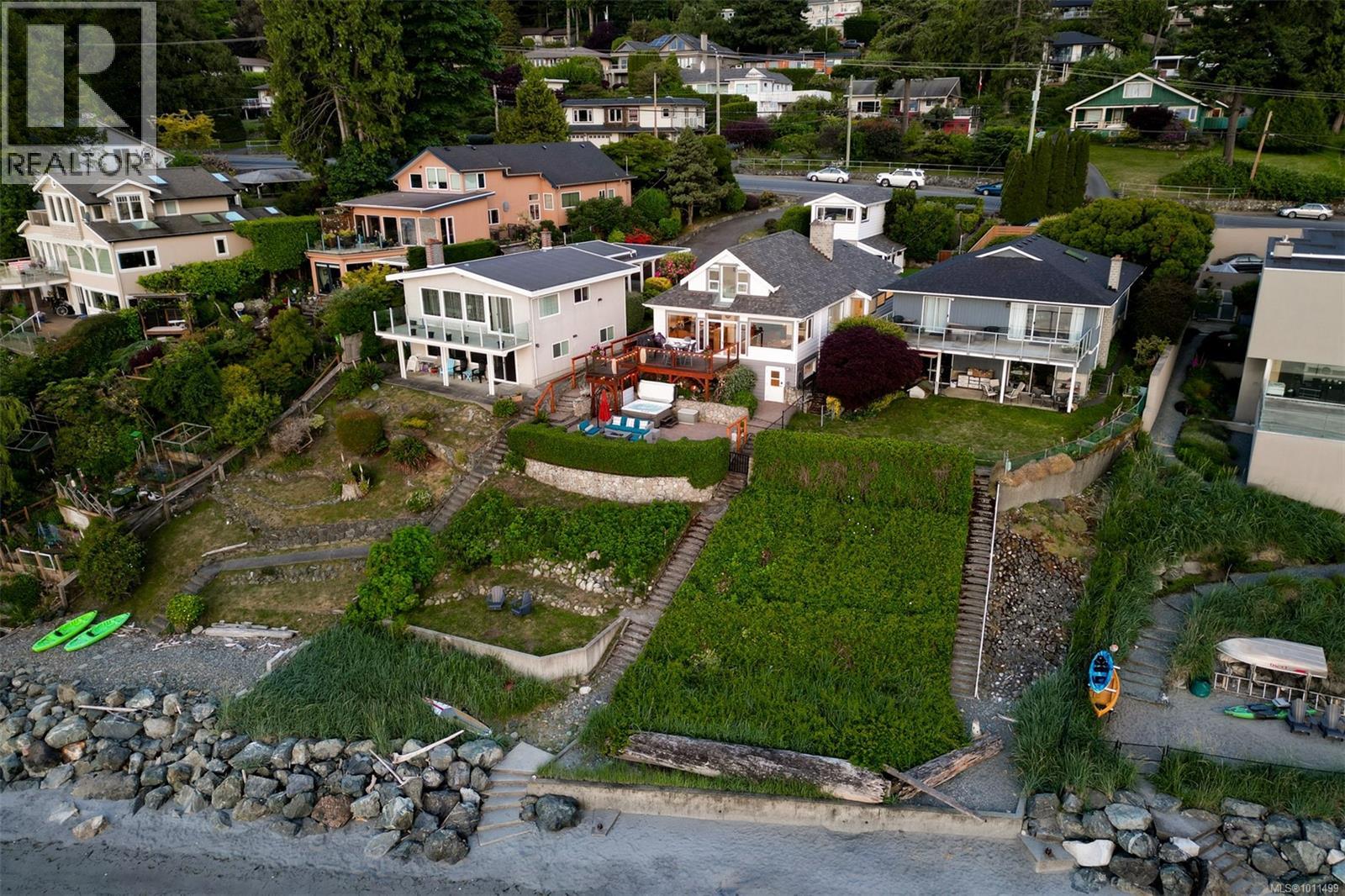 Photo 27 of 4971 Cordova Bay Rd, Saanich BC