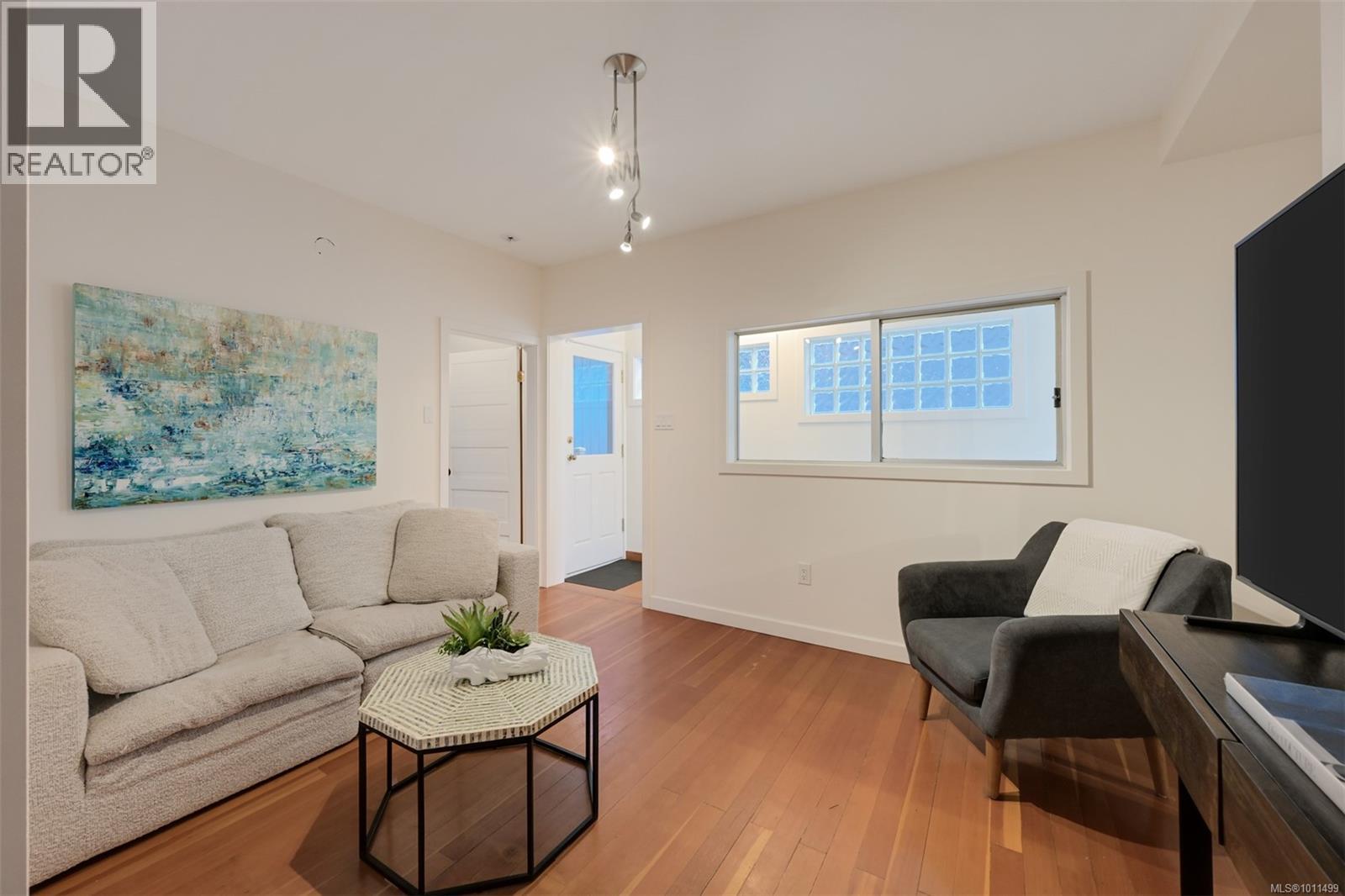 Photo 51 of 4971 Cordova Bay Rd, Saanich BC