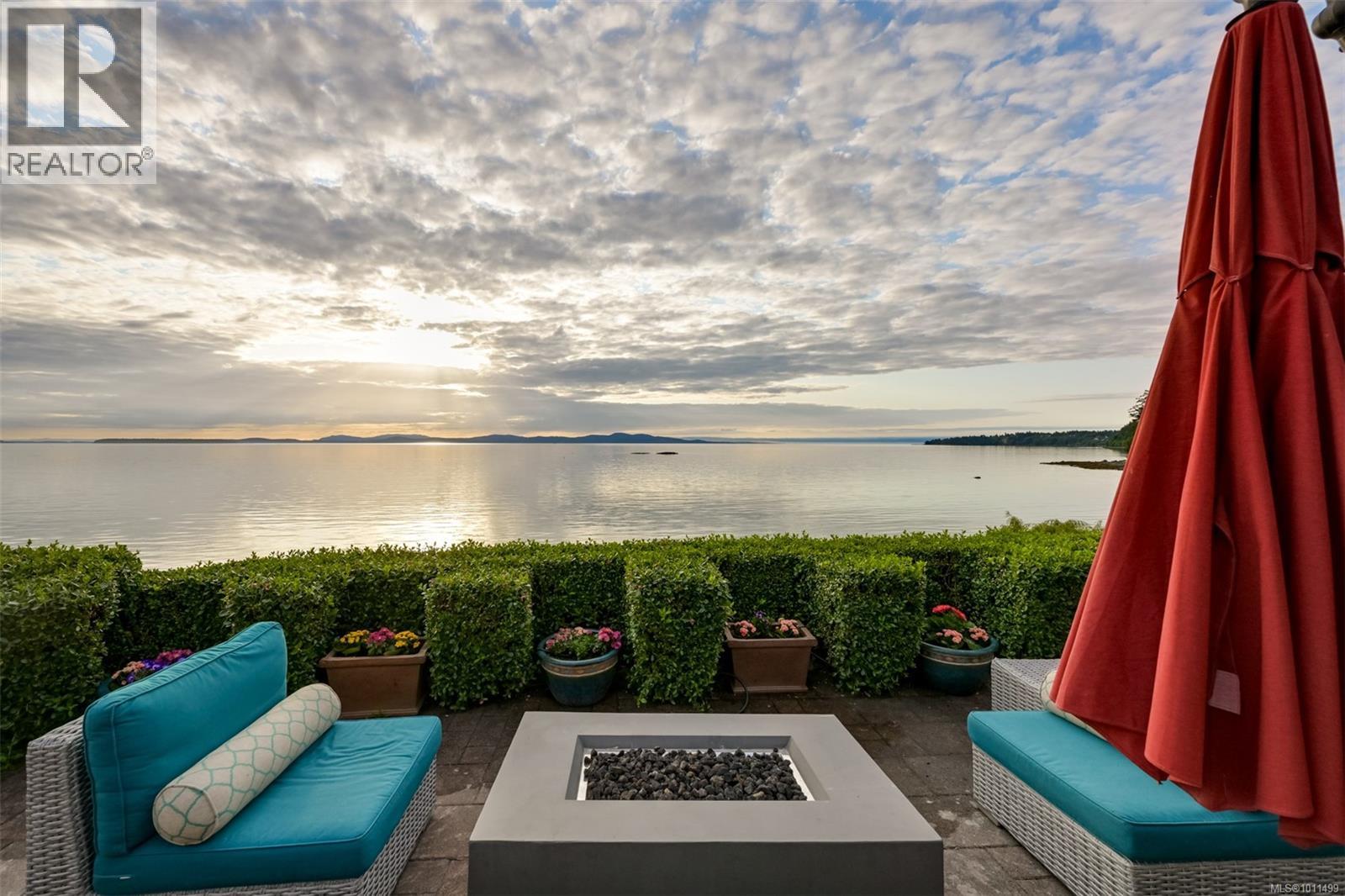 Photo 46 of 4971 Cordova Bay Rd, Saanich BC