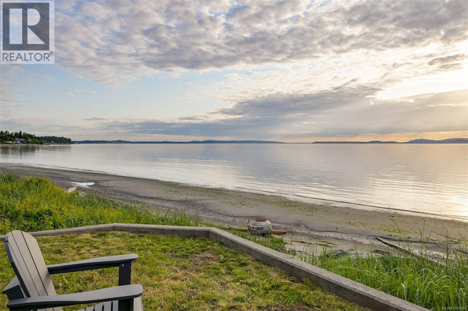 Photo 47 of 4971 Cordova Bay Rd, Saanich BC