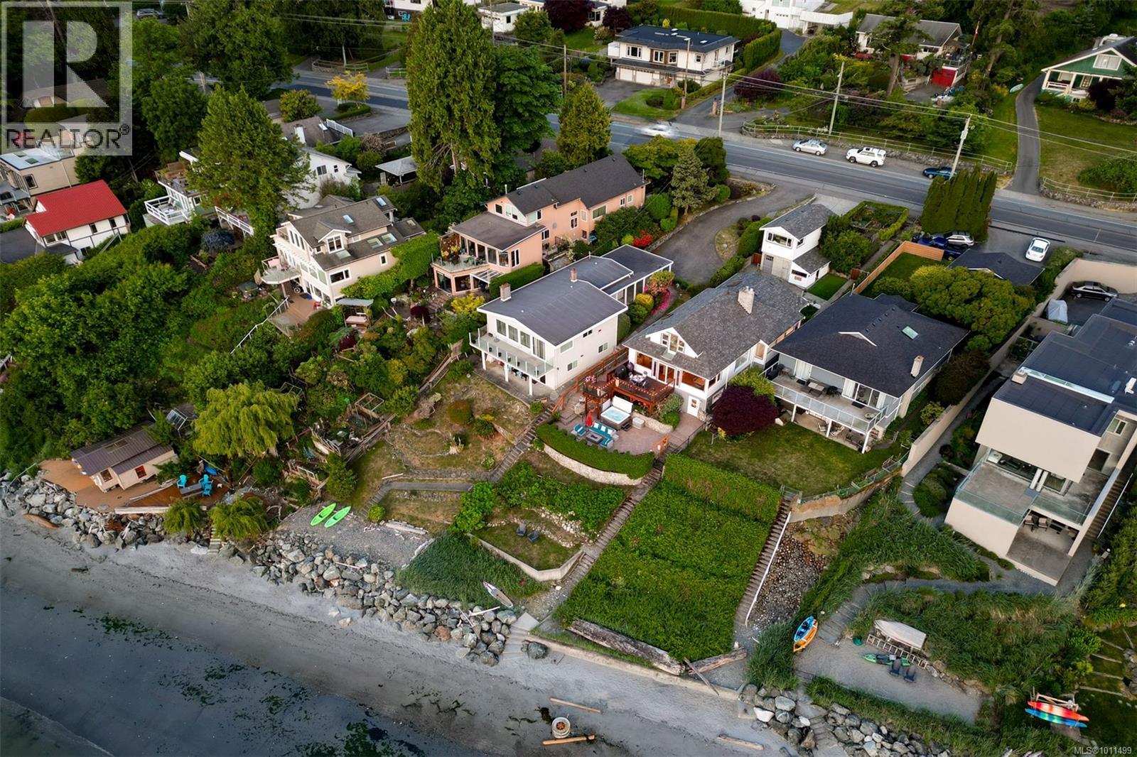 Photo 36 of 4971 Cordova Bay Rd, Saanich BC