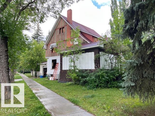 Photo 1 of 10312 Villa Av Nw, Edmonton AB
