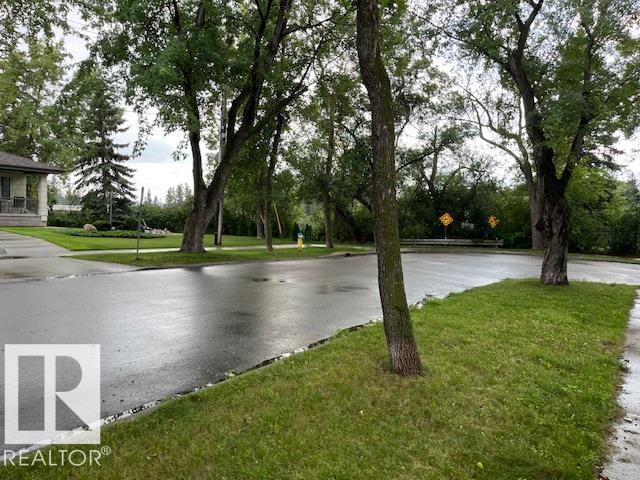 Photo 3 of 10312 Villa Av Nw, Edmonton AB