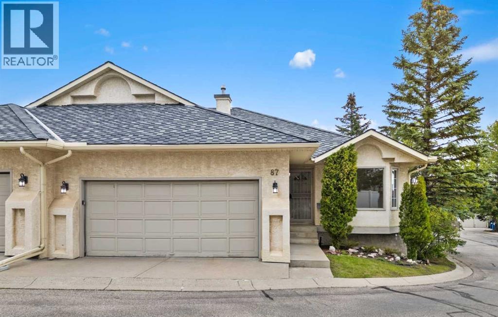Single Family House for Sale in  Edgepark Villas NW Edgemont Calgary 
