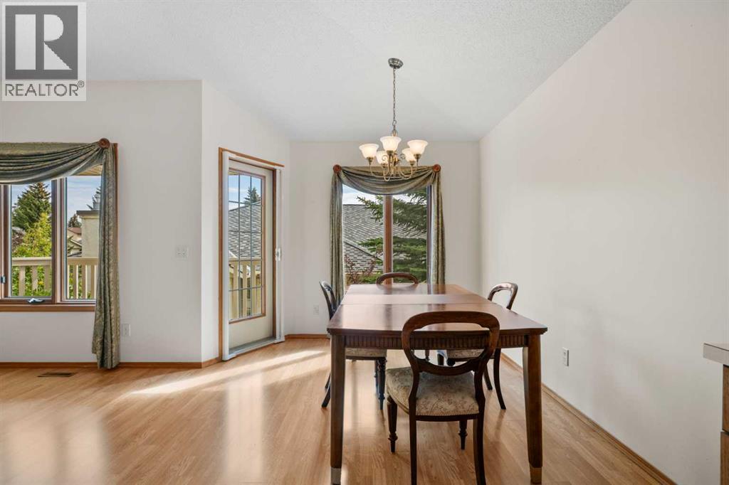 Single Family House for Sale in  Edgepark Villas NW Edgemont Calgary 