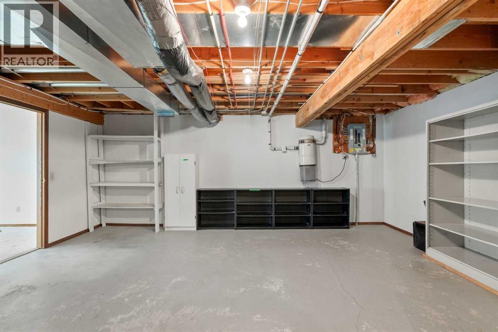 Single Family House for Sale in  Edgepark Villas NW Edgemont Calgary 