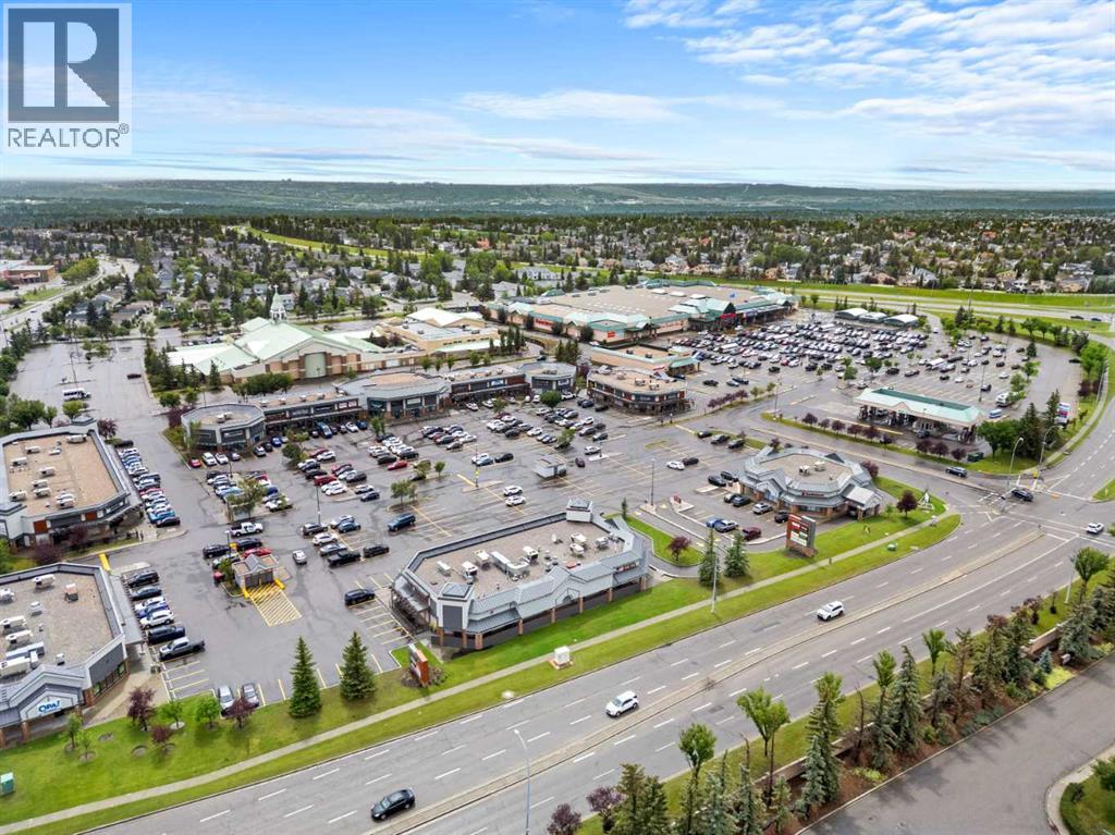 Single Family House for Sale in  Edgepark Villas NW Edgemont Calgary 