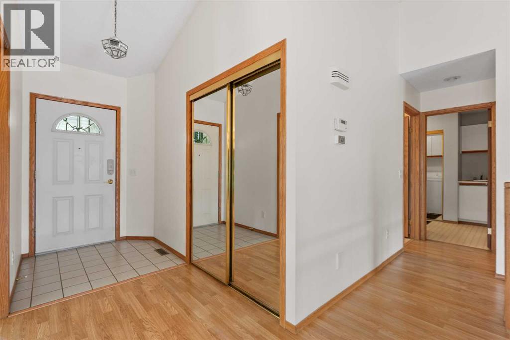 Single Family House for Sale in  Edgepark Villas NW Edgemont Calgary 