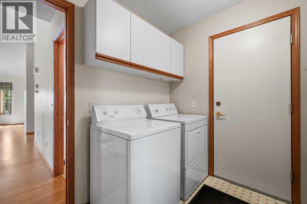 Single Family House for Sale in  Edgepark Villas NW Edgemont Calgary 