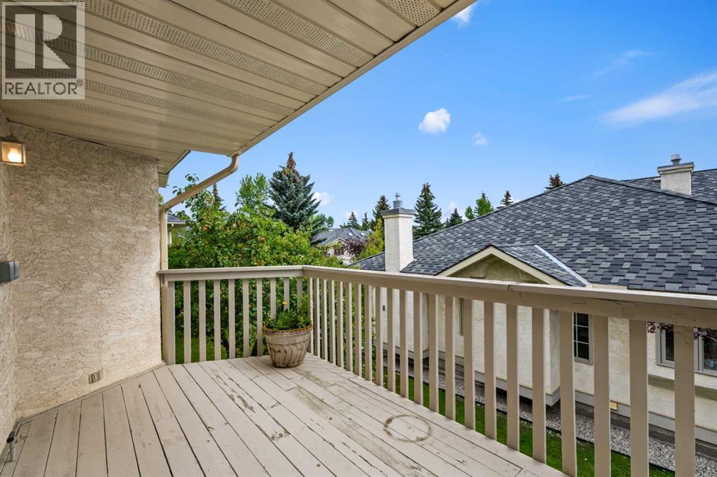 Single Family House for Sale in  Edgepark Villas NW Edgemont Calgary 
