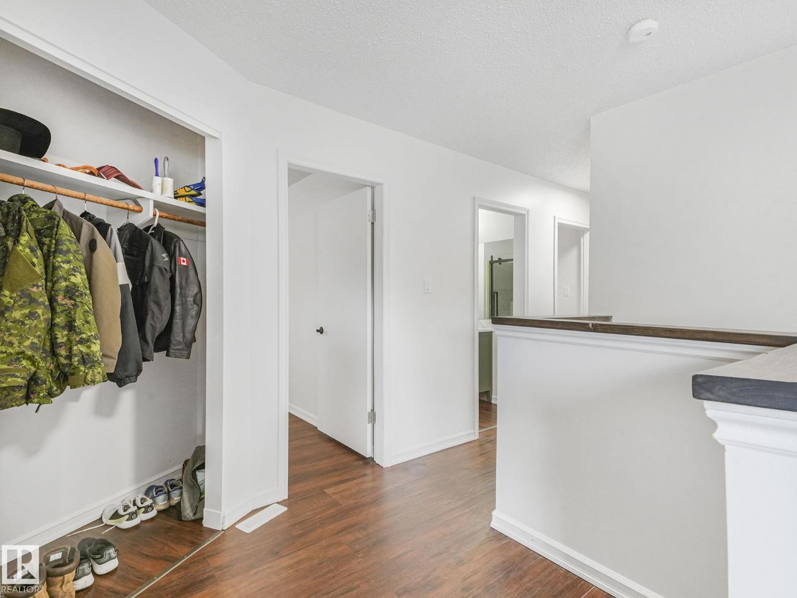 Photo 8 of 5546 Centennial Dr, Wetaskiwin AB