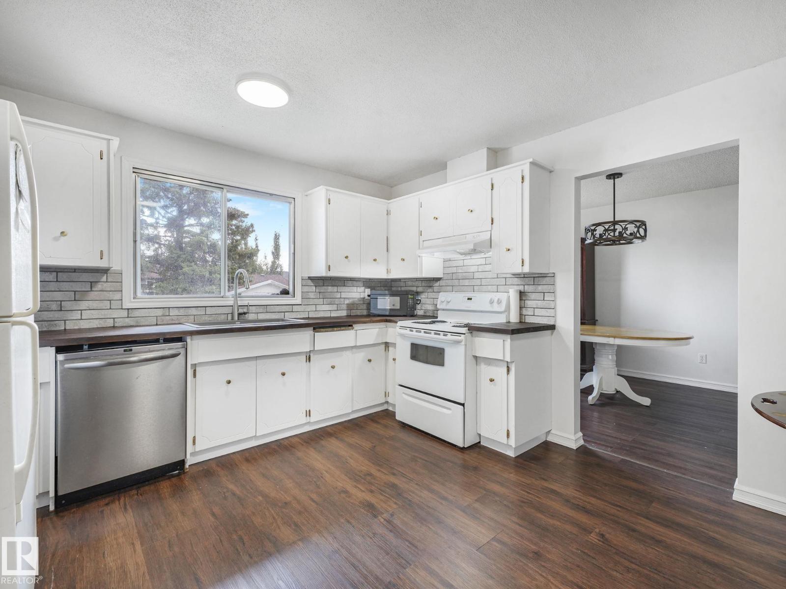 Photo 18 of 5546 Centennial Dr, Wetaskiwin AB