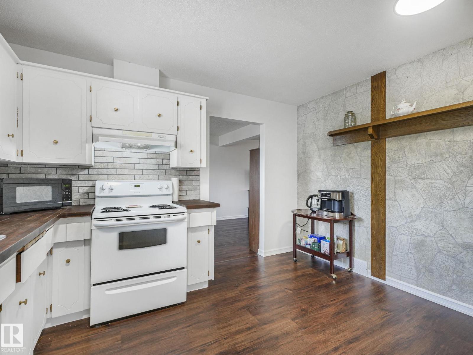 Photo 19 of 5546 Centennial Dr, Wetaskiwin AB