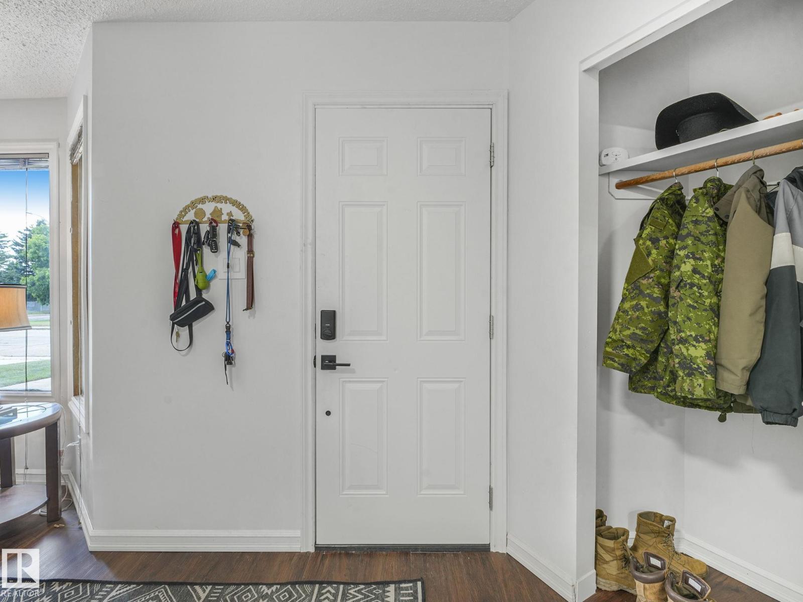 Photo 6 of 5546 Centennial Dr, Wetaskiwin AB