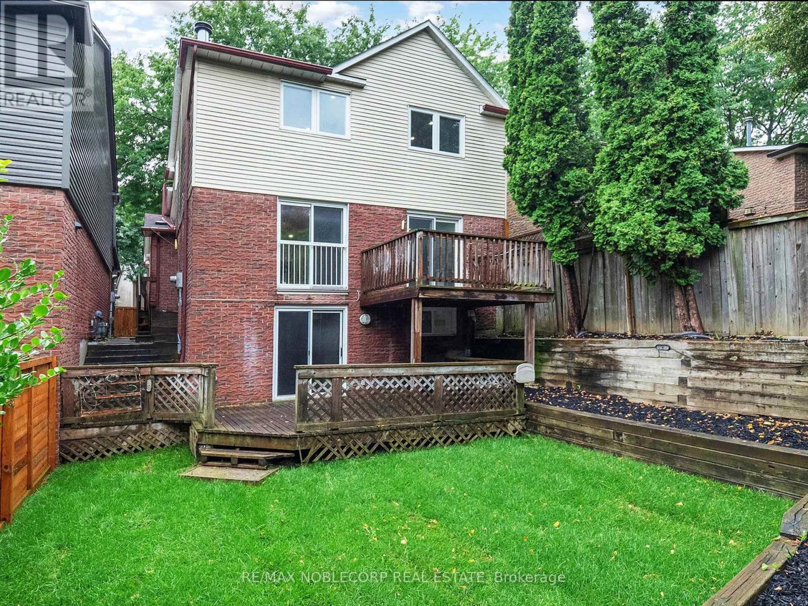 Photo 47 of 892 Sweetwater Crescent, Mississauga ON