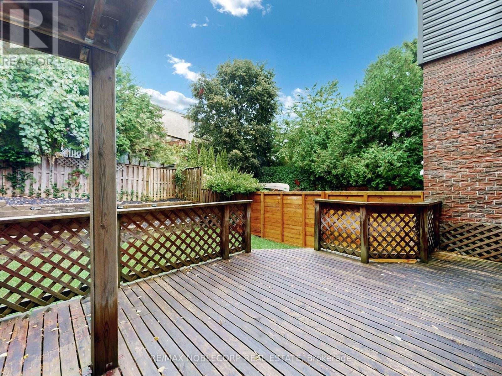 Photo 48 of 892 Sweetwater Crescent, Mississauga ON